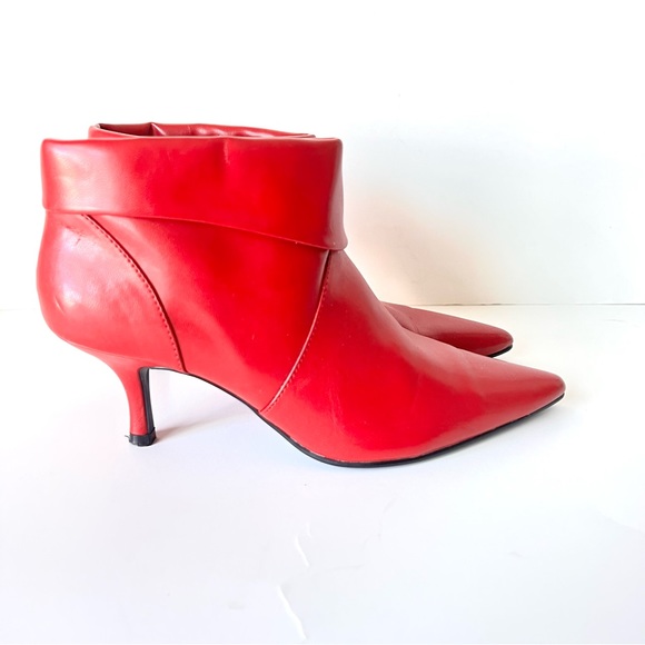 Vintage FIONI Faux Leather Fold Over Pointed Toe Booties—SZ. 6 - Picture 7 of 15